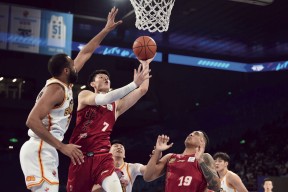 关键时刻NBA季后赛焦点战，广厦男篮遗憾出局，信心回归，更衣室氛围转暖(广厦男篮最新外援)-开云网页