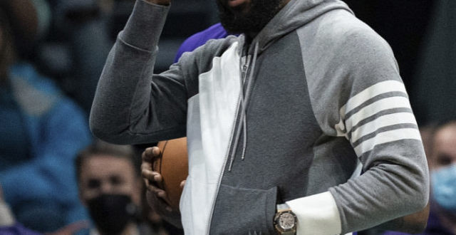 里昂训练开放日，赛前外线爆发引欢呼，NBA总决赛在即，心理建设被强调(运动番花滑之狂谬即美丽)